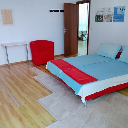 802, Spacy Apm With Sea View. Primorsko Luaran gambar