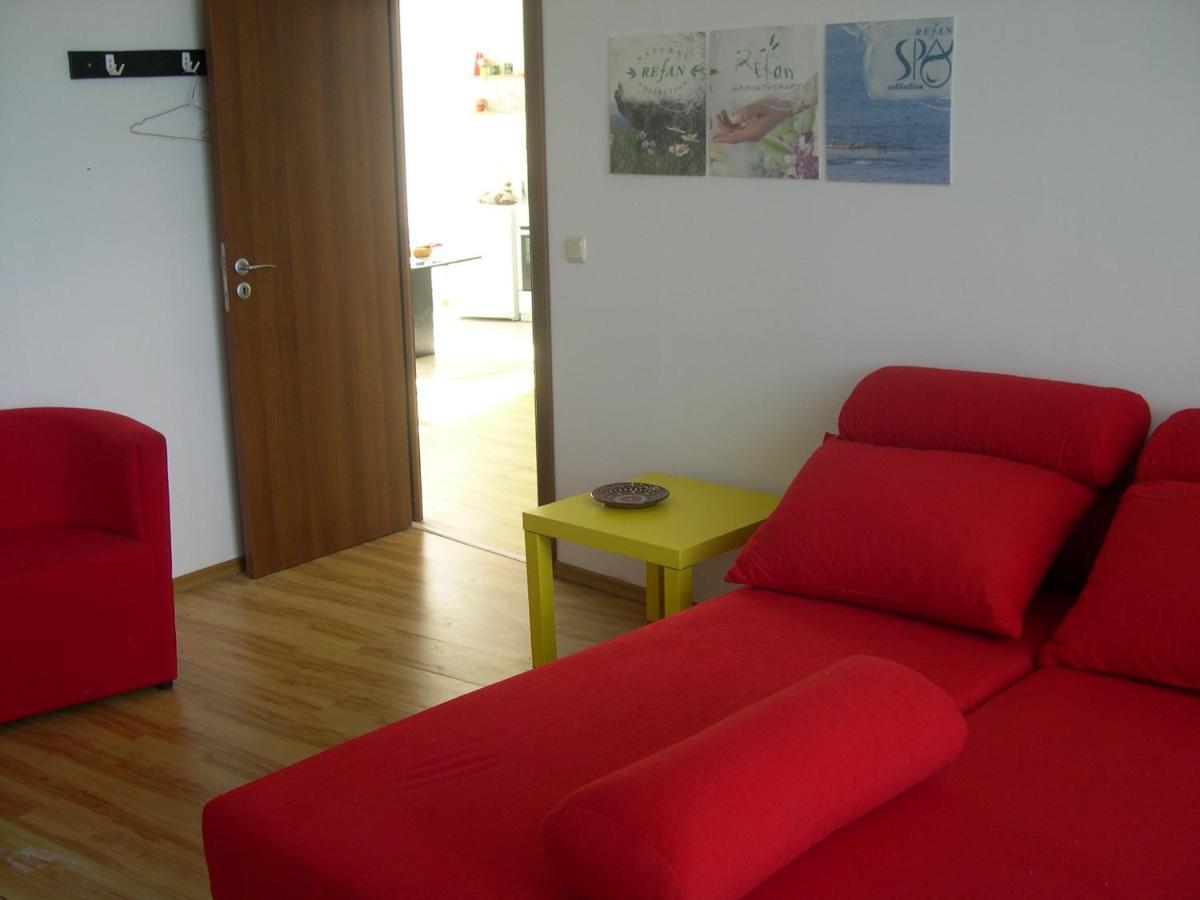 802, Spacy Apm With Sea View. Primorsko Luaran gambar