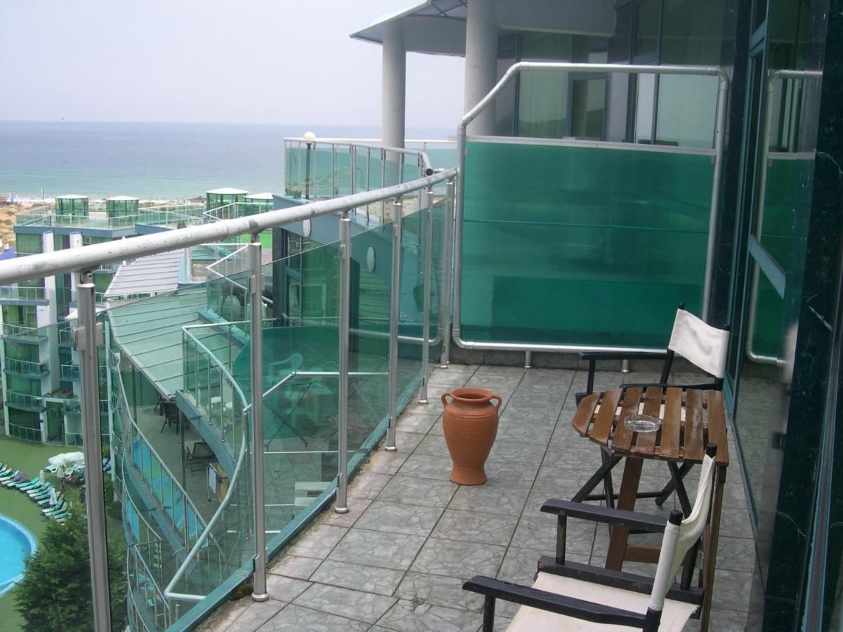 802, Spacy Apm With Sea View. Primorsko Luaran gambar
